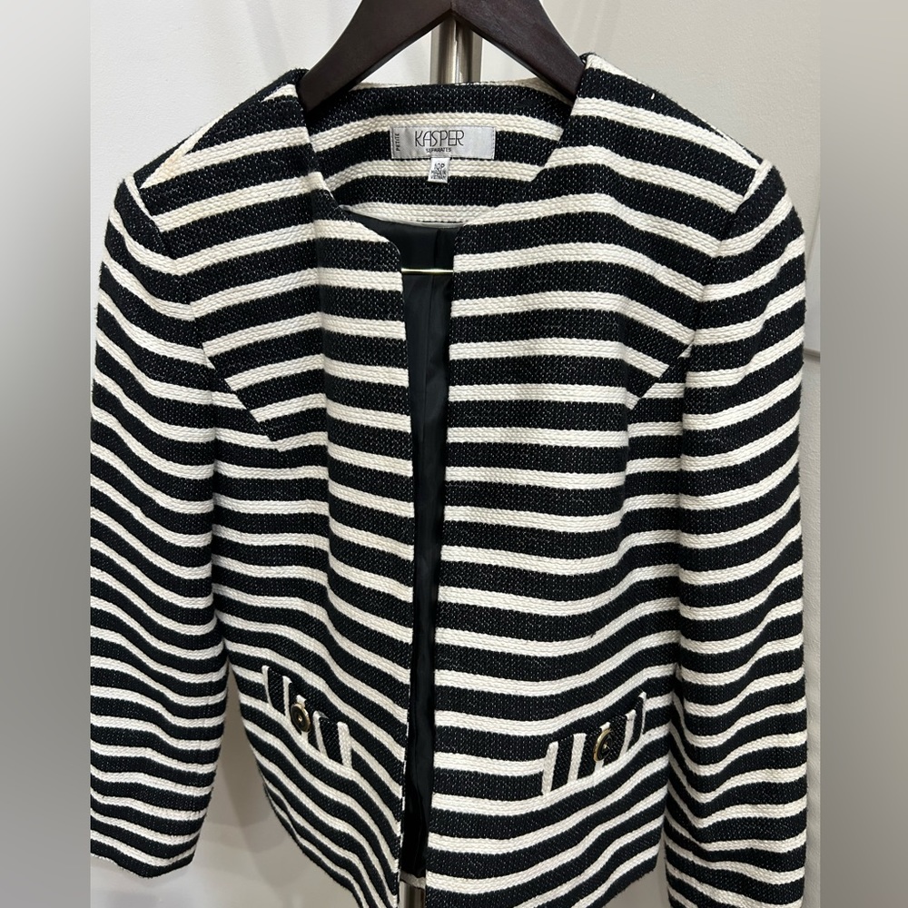 Rich Black and White striped Kasper Blazer!